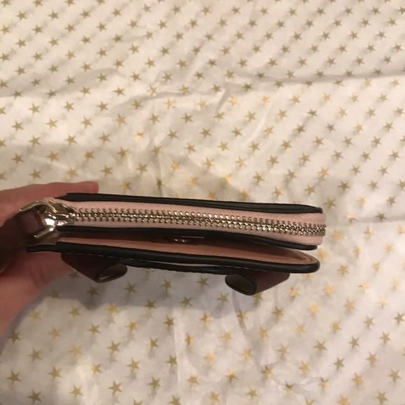 Kate Spade Dog Wallet - Picture 2 of 8